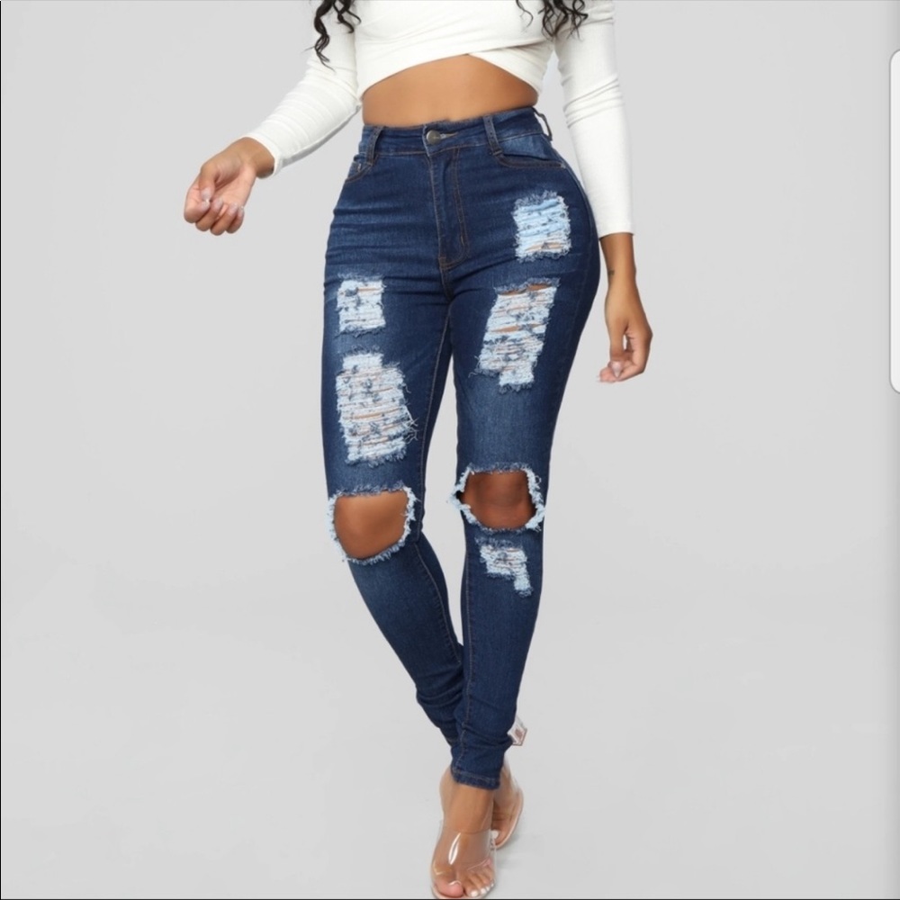 Fashionnova distressed Jeans